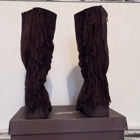 (Like New w/Box) Leila Stone Boots w/Fringe - Picture 6 of 9